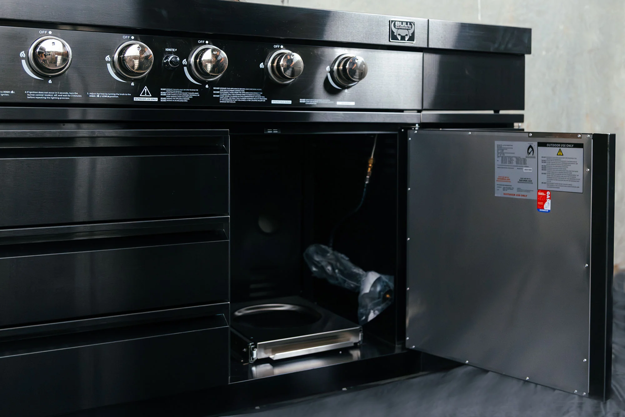 Bull BBQ Black Edition Outdoor Kitchen 6 Burner With Sink & Rotisserie – #304 Stainless Steel - Image 13