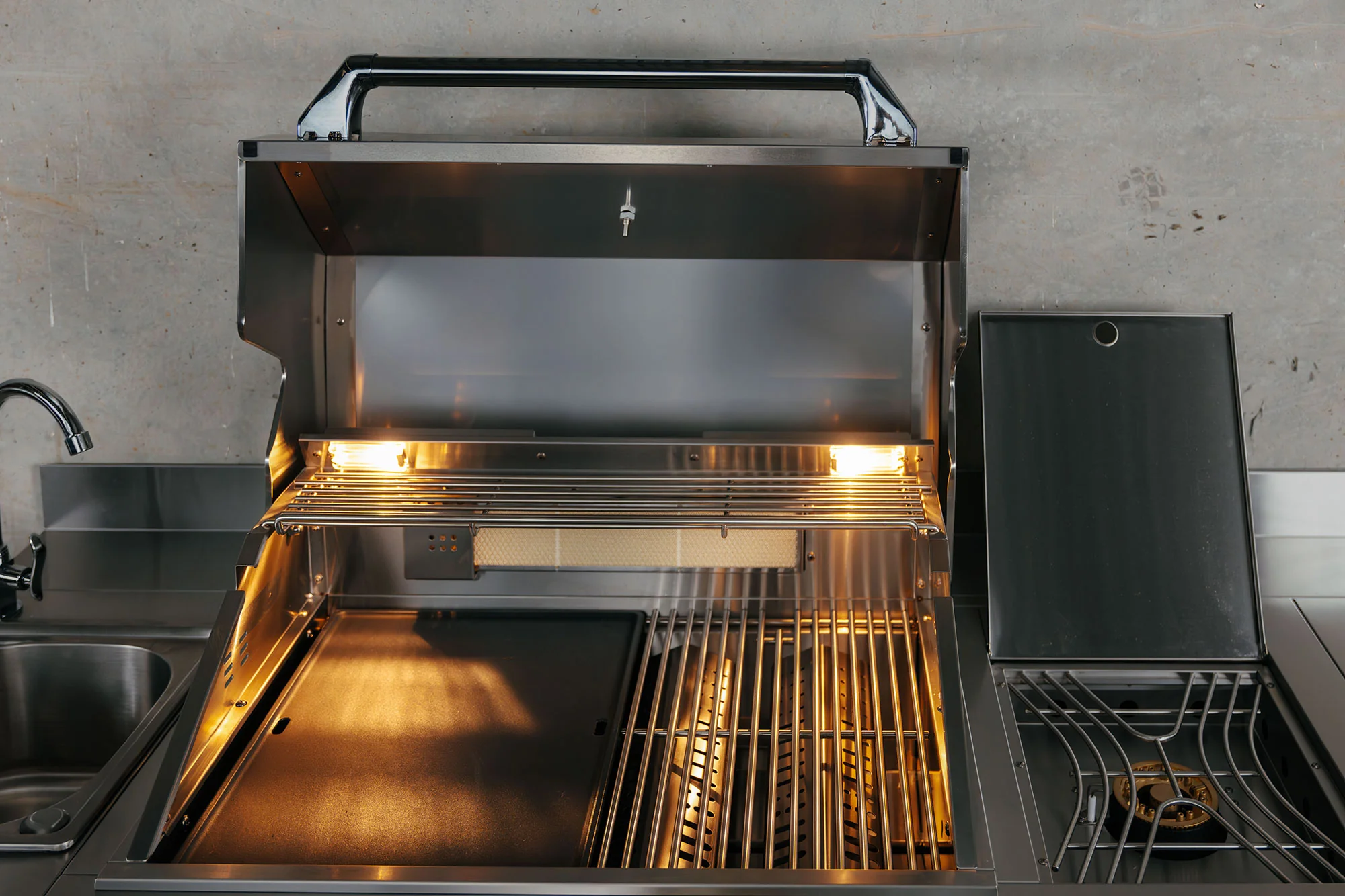 Bull BBQ Black Edition Outdoor Kitchen 6 Burner With Sink & Rotisserie – #304 Stainless Steel - Image 5
