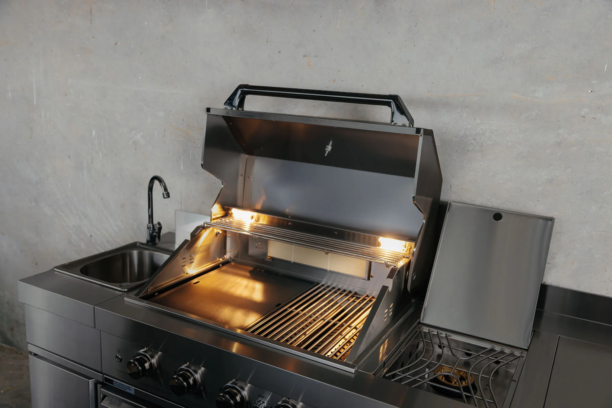 Bull BBQ Black Edition Outdoor Kitchen 6 Burner With Sink & Rotisserie – #304 Stainless Steel - Image 6