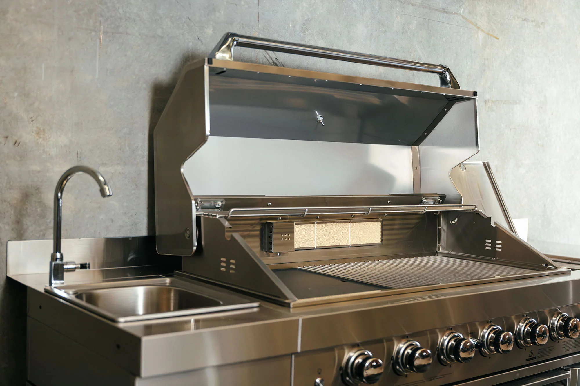 Bull BBQ Premium 8-Burner Outdoor Kitchen With Sink and Rotisserie – #304 Stainless Steel - Image 11