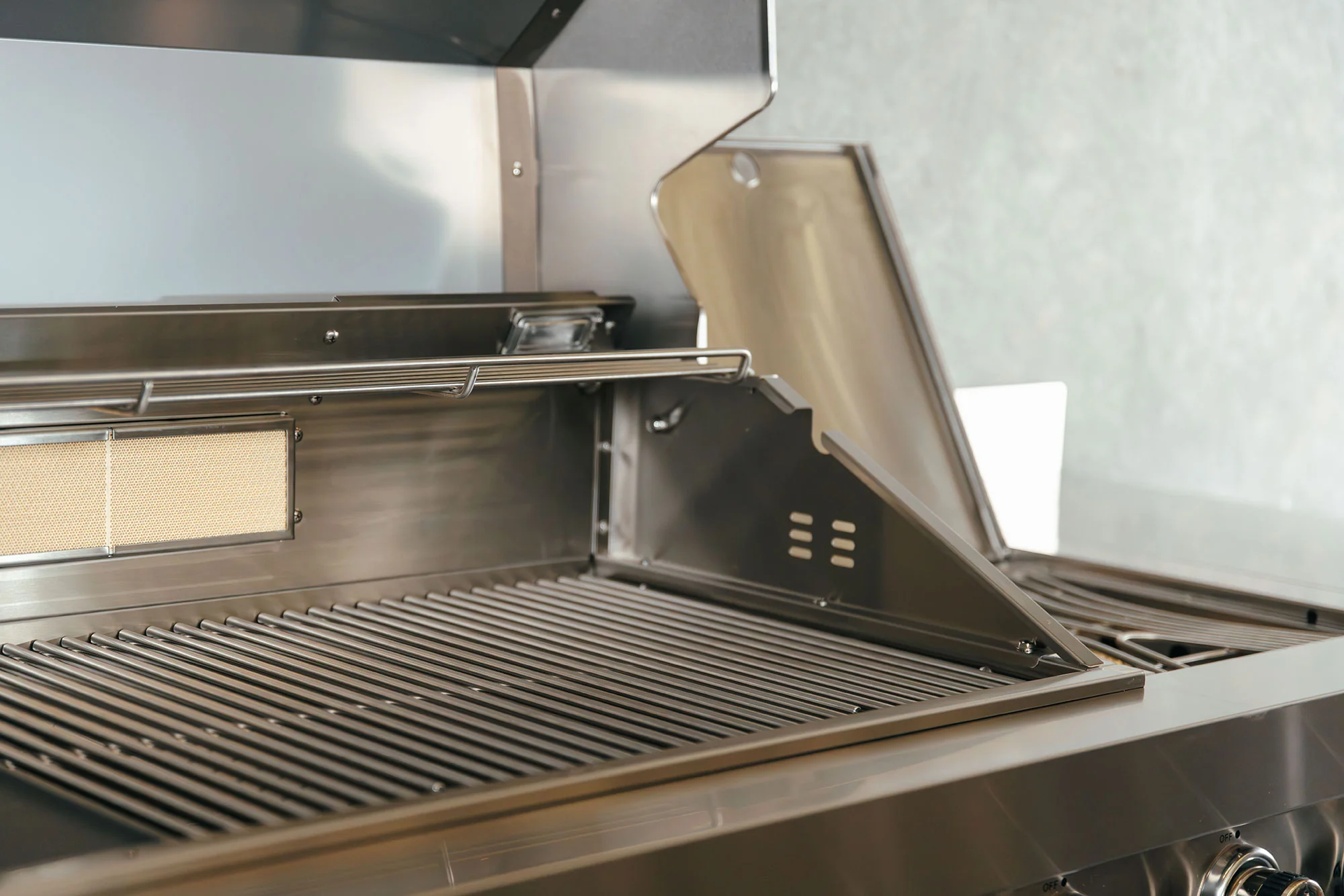 Bull BBQ Premium 8-Burner Outdoor Kitchen With Sink and Rotisserie – #304 Stainless Steel - Image 12