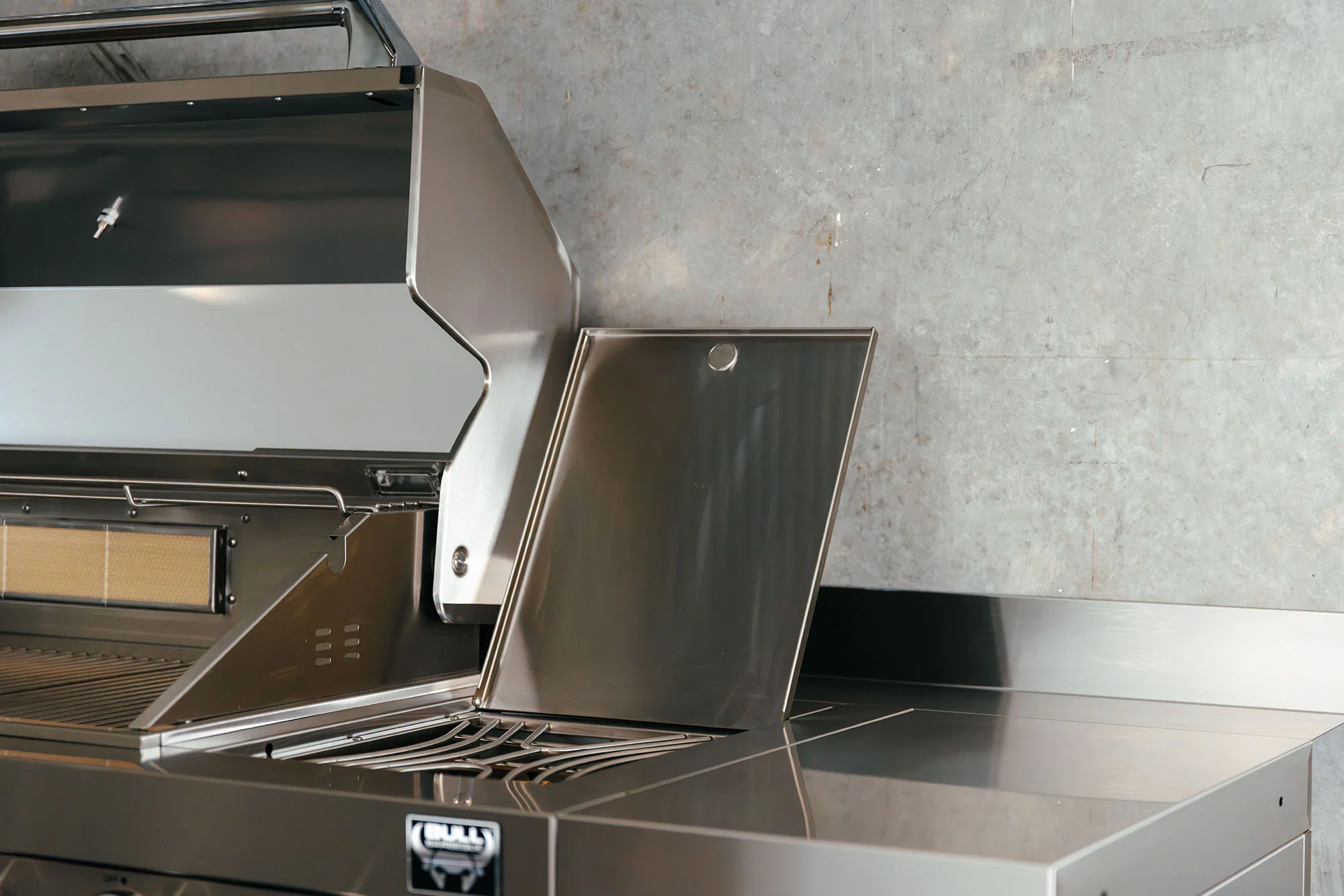Bull BBQ Premium 8-Burner Outdoor Kitchen With Sink and Rotisserie – #304 Stainless Steel - Image 7