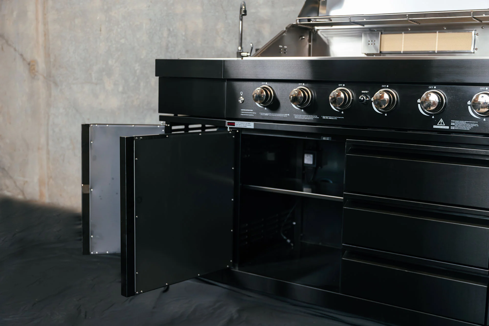 Bull BBQ Black Edition 8-Burner Outdoor Kitchen With Sink & Rotisserie – #304 Premium Stainless Steel - Image 12