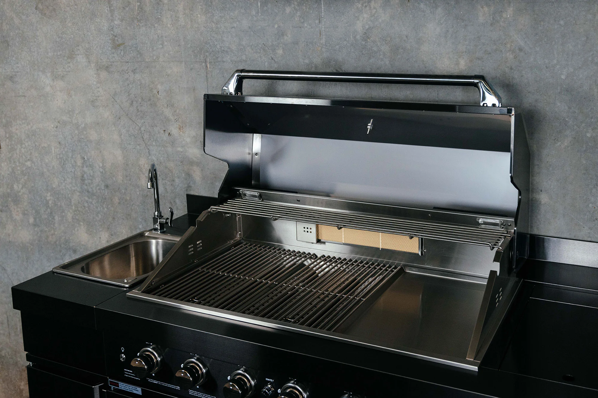 Bull BBQ Black Edition 8-Burner Outdoor Kitchen With Sink & Rotisserie – #304 Premium Stainless Steel - Image 8